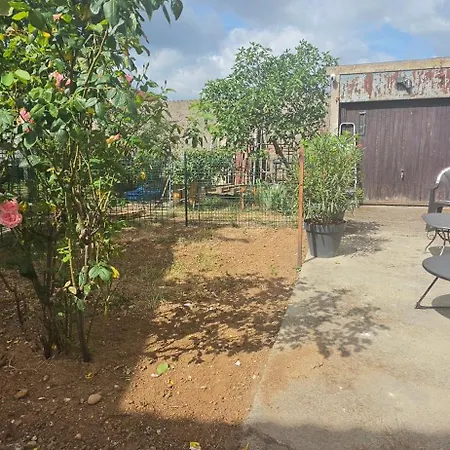 Lägenhet Calme Avec Jardin Proche Centre Et Gare *