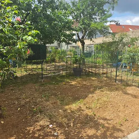 Calme Avec Jardin Proche Centre Et Gare Lägenhet *